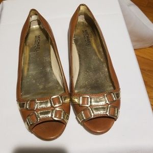Michael kors camel/gold open toe flats